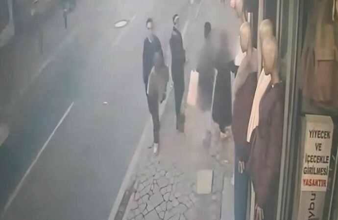 Beyoğlu’nda Manken Kıyafetini Giyen Kadın İki Kez Hırsızlık Yaptı