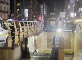 Metro İstasyonunda Raylara Düşen Genç Hayatını Kaybetti
