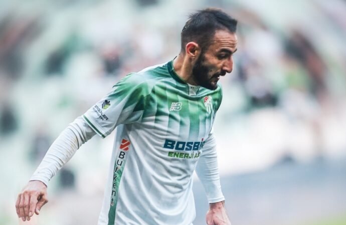 Bursaspor’da Hamza Gür ile yollar ayrıldı