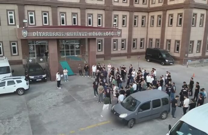 Diyarbakır’da Yasa Dışı Bahis Operasyonu: 24 Kişi Tutuklandı