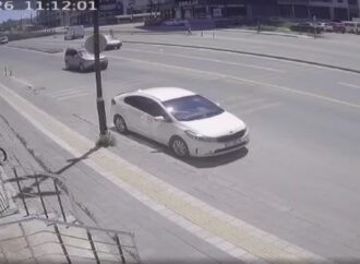 Sivas’ta Elektrikli Bisiklet Kazası: Genç Sürücü Ağır Yaralı