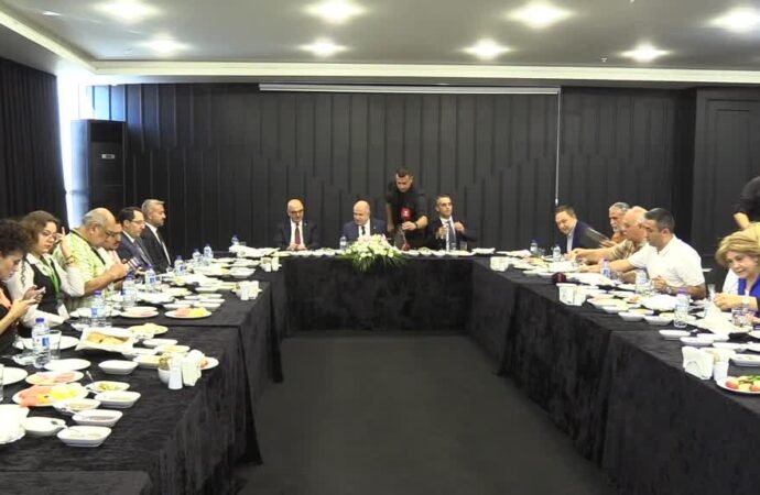Ümit Özdağ Kayseri’de Çeşitli Ziyaretlerde Bulundu