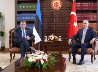 Kurtulmuş, Estonya Parlamentosu Başkanı ile Bir Araya Geldi