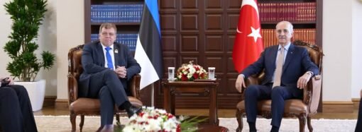 Kurtulmuş, Estonya Parlamentosu Başkanı ile Bir Araya Geldi