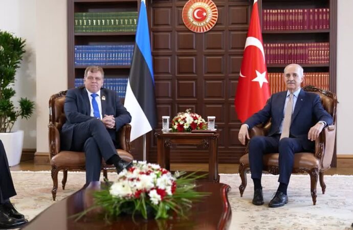 Kurtulmuş, Estonya Parlamentosu Başkanı ile Bir Araya Geldi