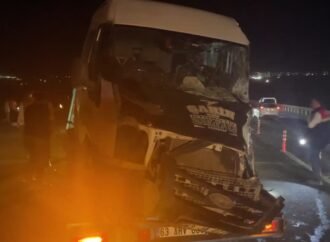 Şanlıurfa’da Minibüs ve Arazöz Çarpıştı, 8 Yaralı