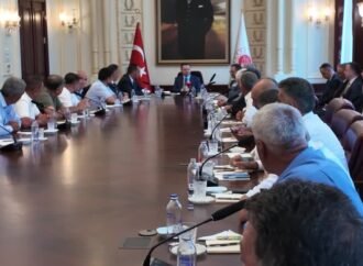 Bakan Gürlek, Erdemli Muhtarlarıyla Toplandı