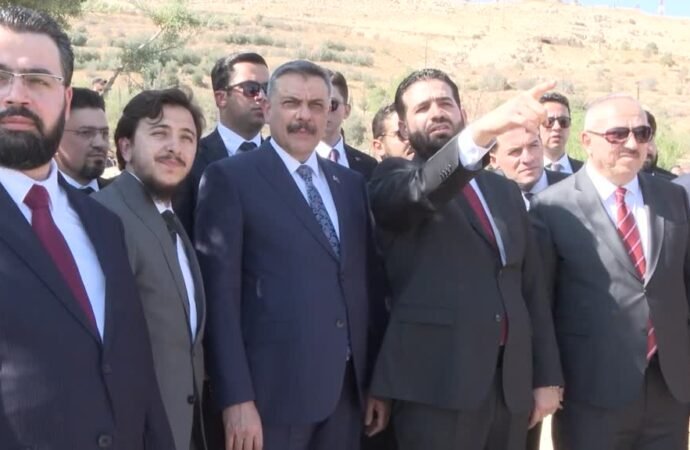 Bakan Çiftçi, Kasyun Dağı’ndan Şam’ı Gözlemledi