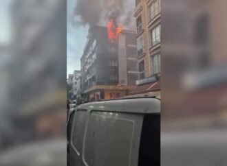 Esenler’de 4 Katlı Binada Yangın Çıktı