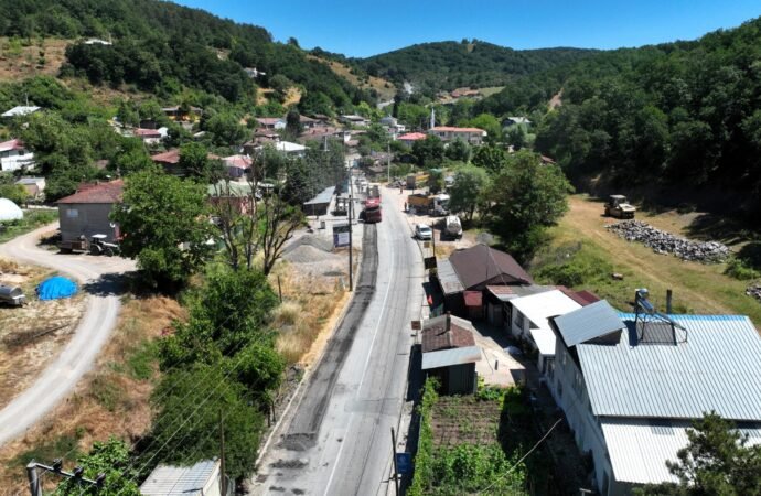 Cumhuriyet Caddesi’nde Yenileme Çalışmaları Başladı