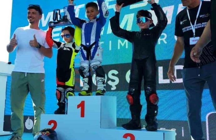 5 Yaşındaki Atakan Boyracı, Süpermoto Şampiyonu Oldu