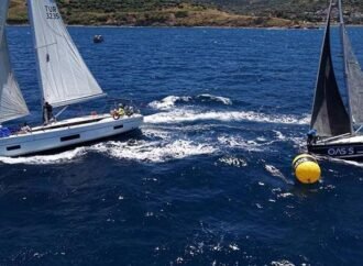 Foça’da Oasis Yaz Kupası Yat Yarışları Gerçekleştirildi