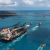 Büyük vinç gemisi İstanbul Boğazı’ndan geçiş yaptı