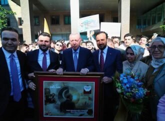 Erdoğan’a Gençlerden Babalar Günü Hediyesi