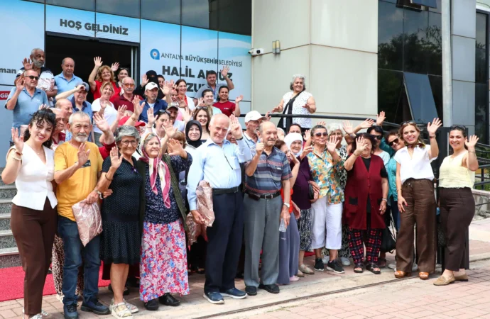 Huzurevi Sakinlerine Babalar Günü Ziyareti