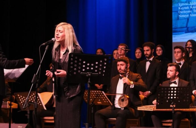 Gençlerin Sanat Yolculuğu Halkevi’nde Taçlandı