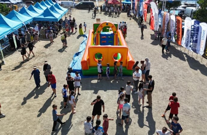 Deniz Festivali Değirmendere’yi Şenlendirdi