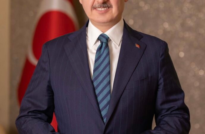 İzmit’in Kurtuluş Yıldönümünde Başkan Büyükakın’dan Anlamlı Mesaj