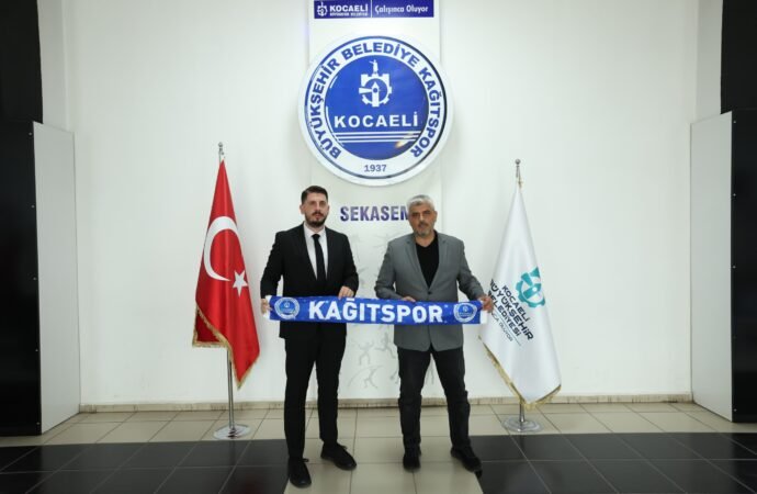 Kağıtspor’da kan değişimi
