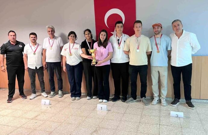 Genç-i Ala Satranç Takımı Türkiye Finallerine Yükseldi