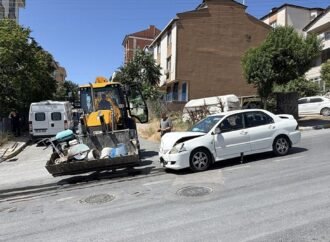 Çayırova’da Trafik Kazası: İki Yaralı Hastaneye Kaldırıldı