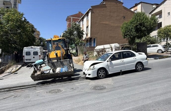Çayırova’da Trafik Kazası: İki Yaralı Hastaneye Kaldırıldı