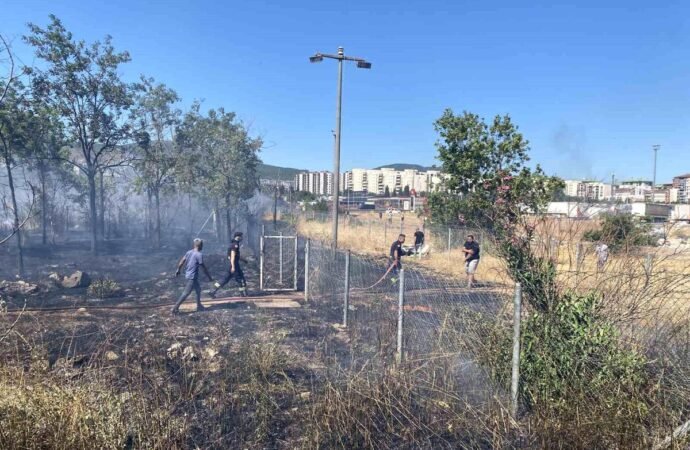 Kocaeli’de Yangın Paniği: Evler Boşaltıldı