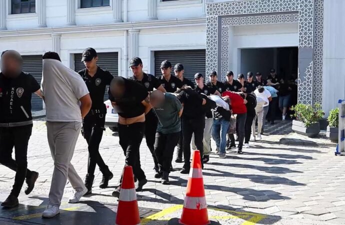 Kocaeli’de Fuhuş Operasyonu: 21 Gözaltı, 14 Tutuklama