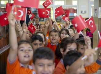 Öğrenciler Yaz Tatiline Karneleriyle Girdi