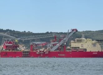 Çanakkale Boğazı’ndan Doğal Gaz Boru Hattı Gemisi Geçti
