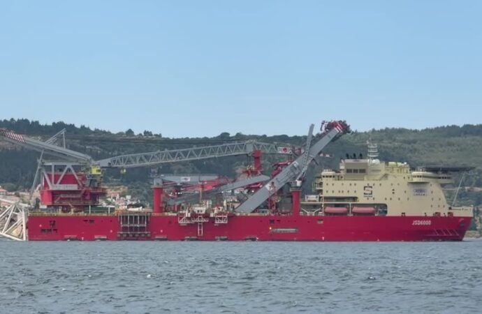Çanakkale Boğazı’ndan Doğal Gaz Boru Hattı Gemisi Geçti