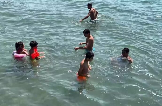 İstanbul’da Sıcak Hava, Sahil ve Parkları Doldurdu