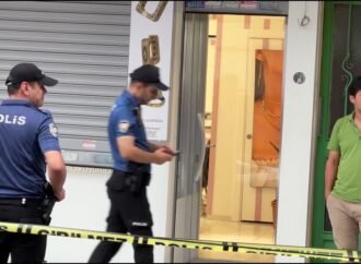 Maltepe’de Kuyumcu Soygunu: İki Maskeli Zanlı Kaçtı