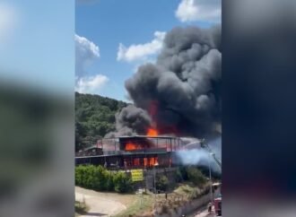 Maltepe’de Restoran Yangınına İtfaiye Müdahalesi