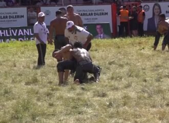 Kırkpınar Yağlı Güreşleri Devam Ediyor