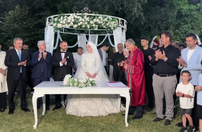 Mustafa Destici, Sakarya’da Düğün Törenine Katıldı