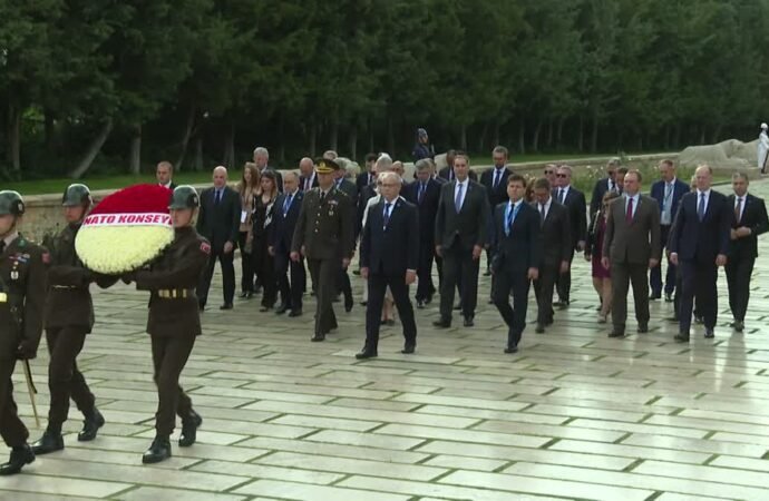 NATO Heyeti Anıtkabir’i Ziyaret Etti