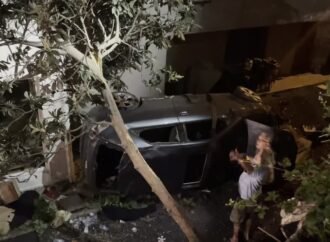 Kocaeli’de Devrilen Otomobilde İki Kişi Yaralandı