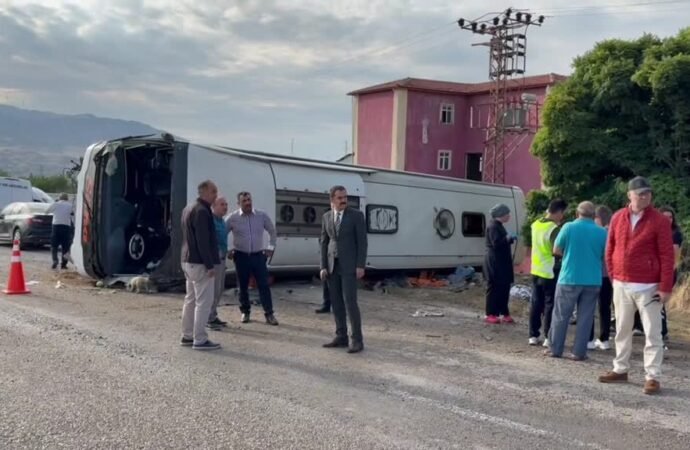 Kırıkkale’de Yolcu Otobüsü Devrildi, 41 Yaralı