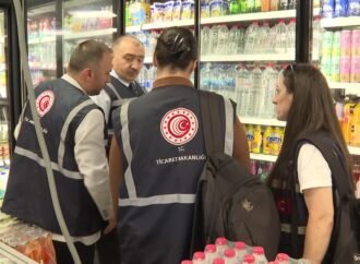 İSTANBUL – İstanbul Ticaret İl Müdürlüğü ekipleri ambalajlı su fiyatlarına yönelik denetim yaptı