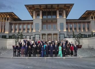 NATO ANKARA ZİRVESİ – Cumhurbaşkanı Erdoğan, devlet ve hükümet başkanları ile aile fotoğrafı çektirdi