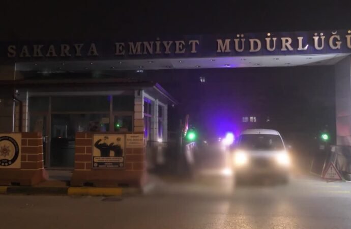 Sakarya’da Dolandırıcılık Operasyonunda 13 Kişi Tutuklandı
