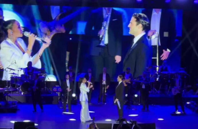 Yunan Sanatçı Konstantinos Argiros, Harbiye’de Coşkulu Bir Konser Verdi