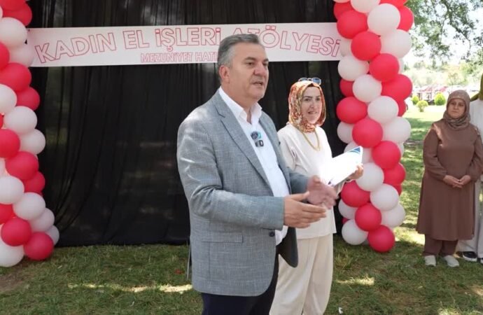Çubuk’ta Kadın El İşleri Atölyesi Kursiyerleri Sertifikalarını Aldı
