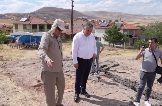 Çubuk’taki Tarihi Roma Hamamı Kazıları Devam Ediyor