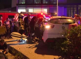 Ümraniye’de Kamyon ile Araç Çarpıştı: 4 Yaralı