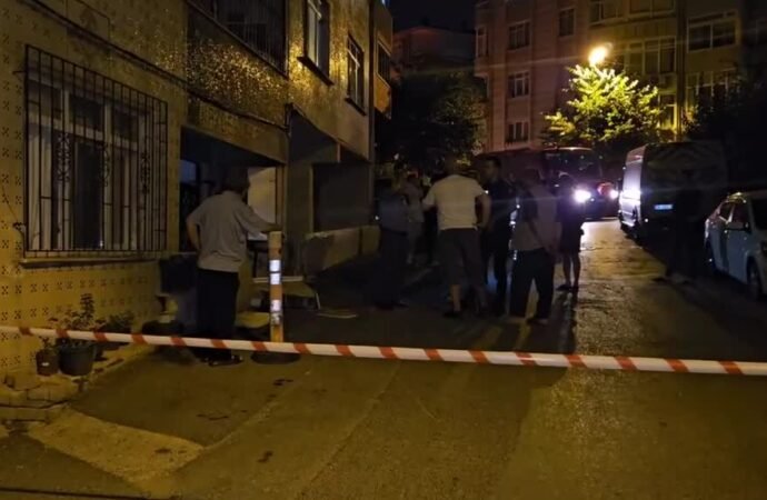 Gaziosmanpaşa’da Sürücüsüz Araç Doğal Gaz Kutusuna Çarptı