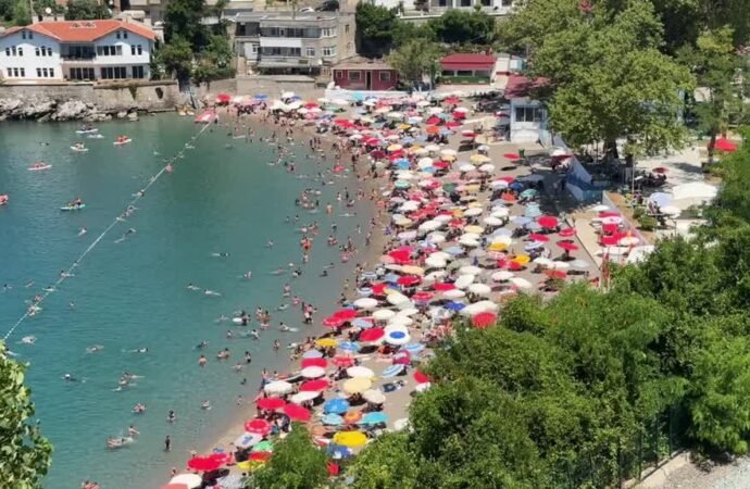 Zonguldak ve Kocaeli Plajları Sıcak Hava ile Dolu