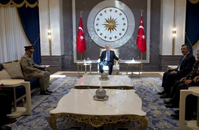 Cumhurbaşkanı Erdoğan, Pakistanlı Askeri Yetkilileri Ağırladı