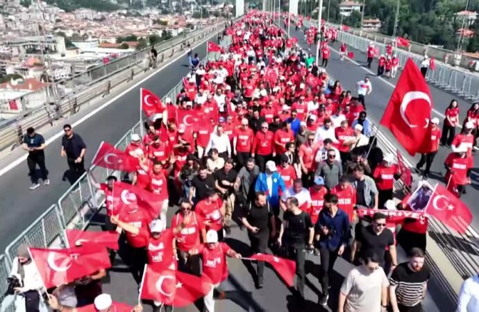 15 Temmuz İçin Yürüyüş Düzenlendi